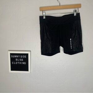 Second Skin Black Marble Compression Athletic Shorts Women’s Size Medium